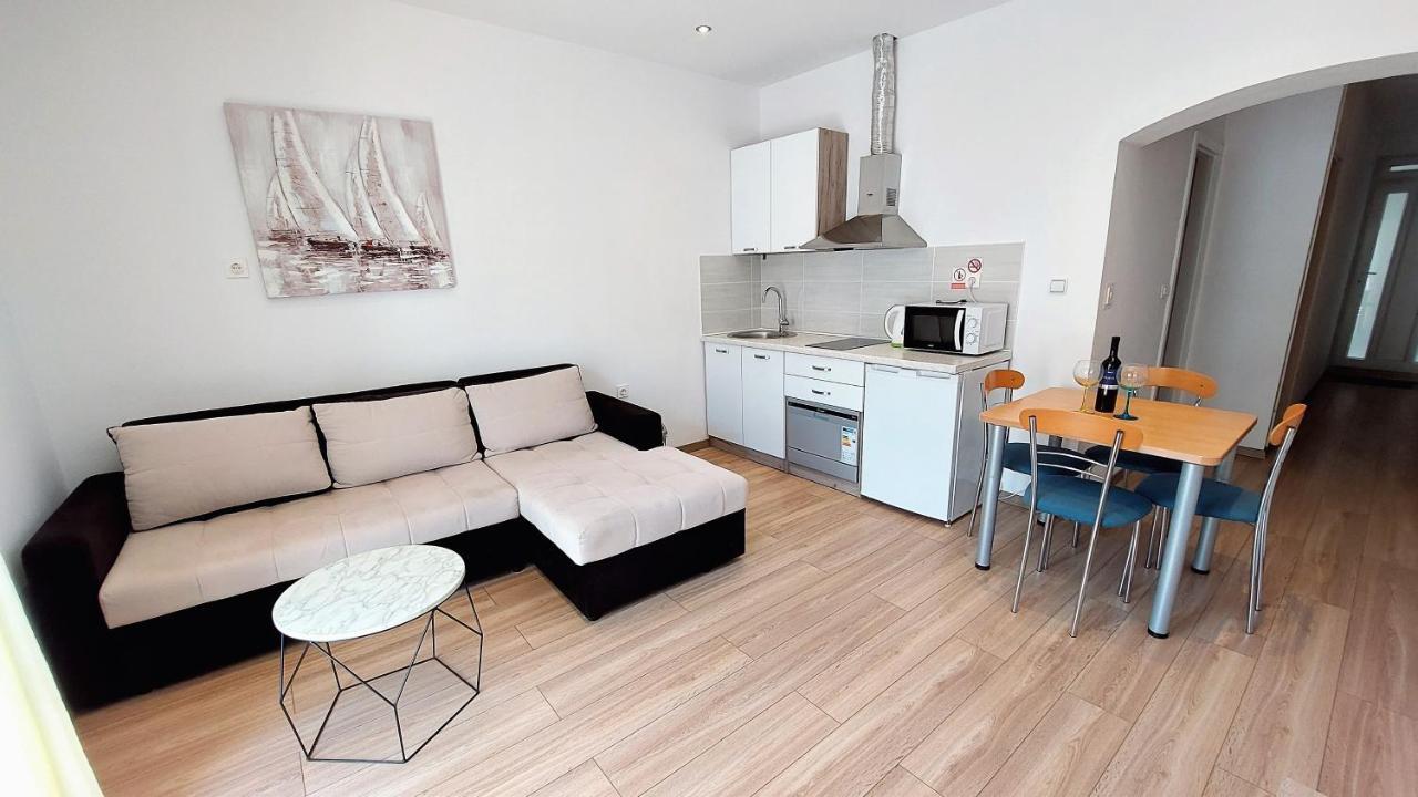 Apartman Anita Йесенице Екстериор снимка