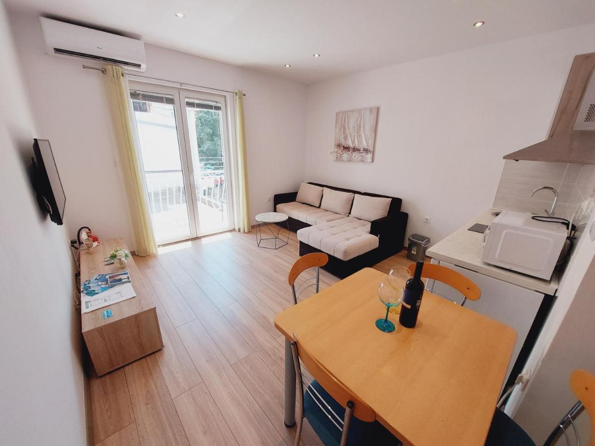 Apartman Anita Йесенице Екстериор снимка