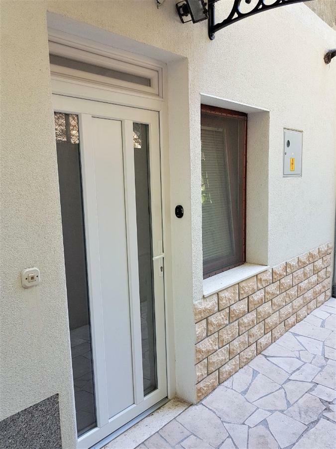 Apartman Anita Йесенице Екстериор снимка